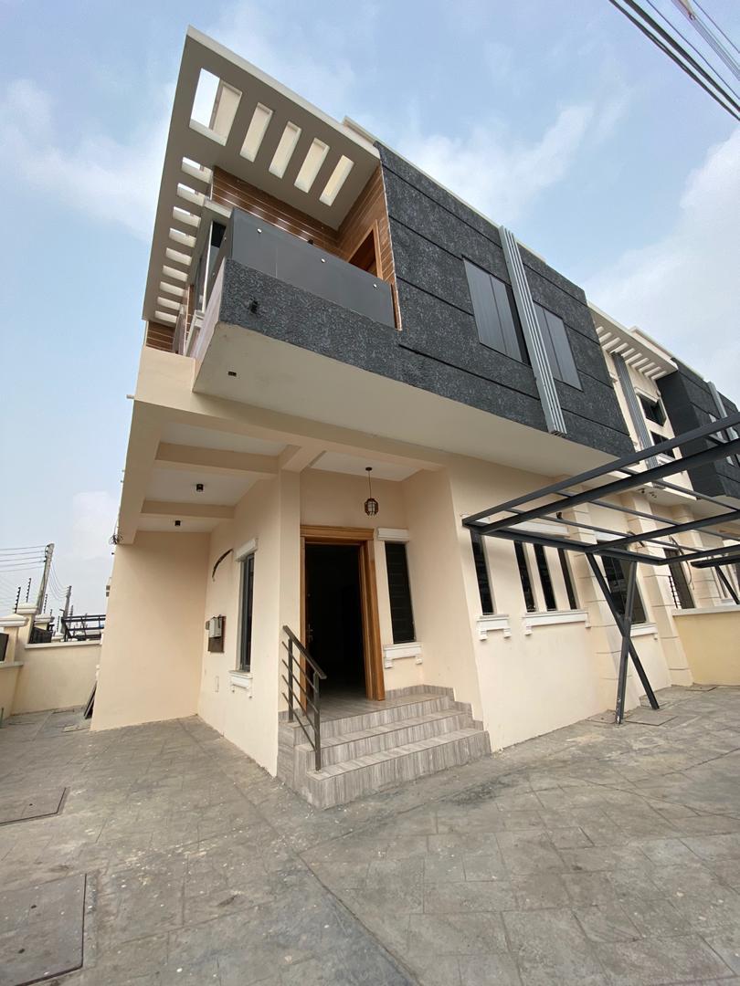 For Sale 
4 Bedroom Semi Detached Duplex
Location: Chevron , Lekki, Lagos.
Price: 75 Million Naira 
Features:
- All Rooms Ensuite
- Fitted Kitchen 
- Stamped Concrete Floor
- Inbuilt Speakers
- 1 BQ
- Pop Ceiling
- Water Heater
- Family Lounge

Title: Governors Consent