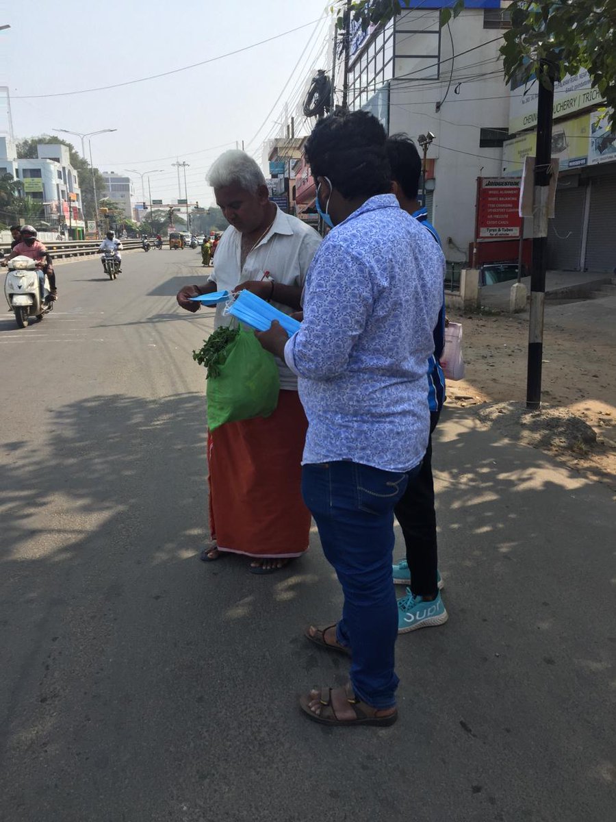 STR_KOVAI_360's tweet photo. முகக்கவசம் விழிப்புணர்வு @CDYT_STR_FANS
We disturbed Safety masks to Public and giveawareness to wear the Masks❤️🤗
Marking the birthdayof Thalaivan
#HBDSilambarasanTR
#HappyBirthdaySTR
#SilambarasanTR
#maanaadu
#CoimbatoreSTRMAVATTAM
#CDYTSTRFANS
#STRKovaiMavattam
#STRTEAM https://t.co/vno3SbKoAd