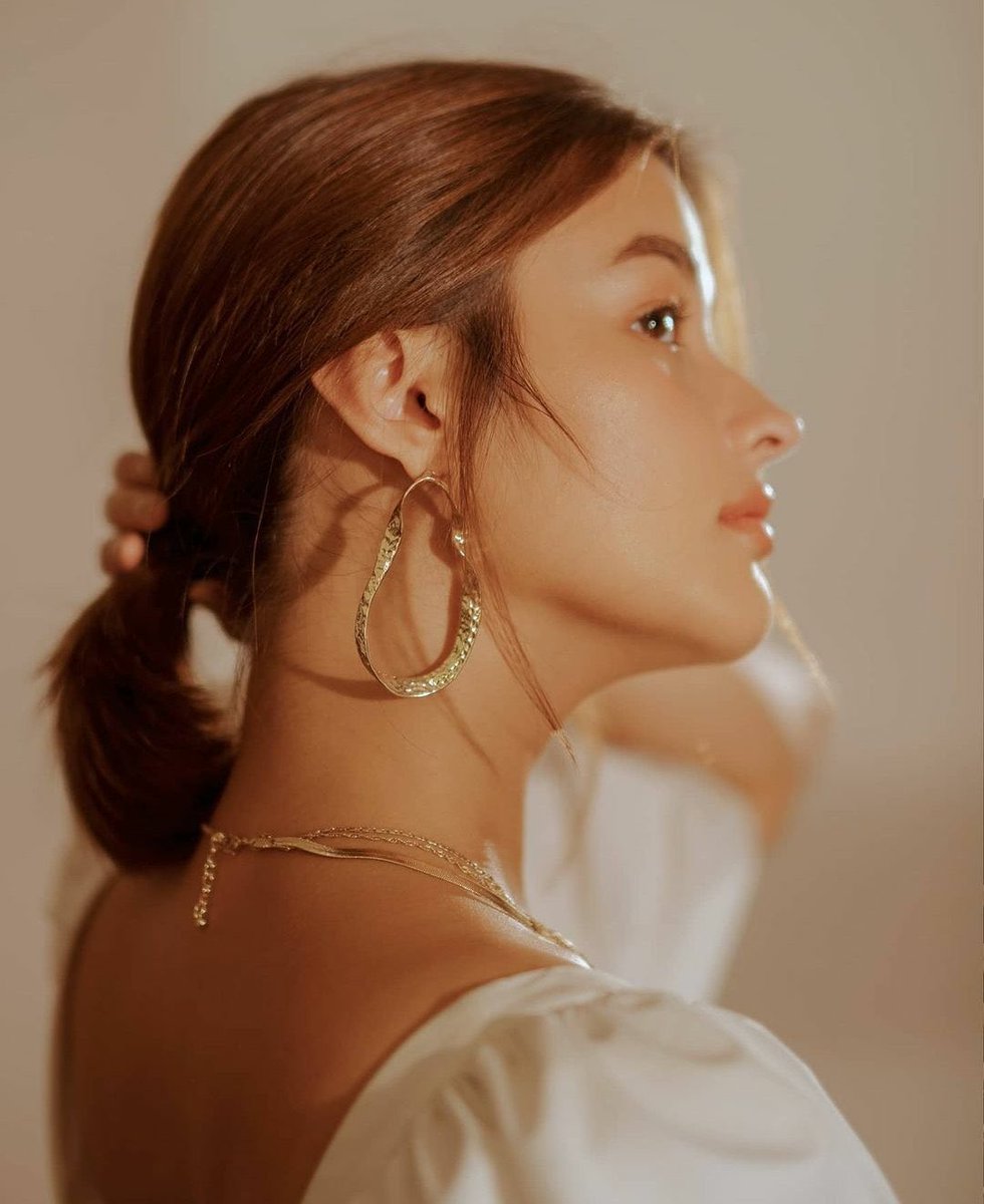 lizquenvibe's tweet photo. GRABE KA NA LIZA SOBERANO https://t.co/j4hTkwVogu