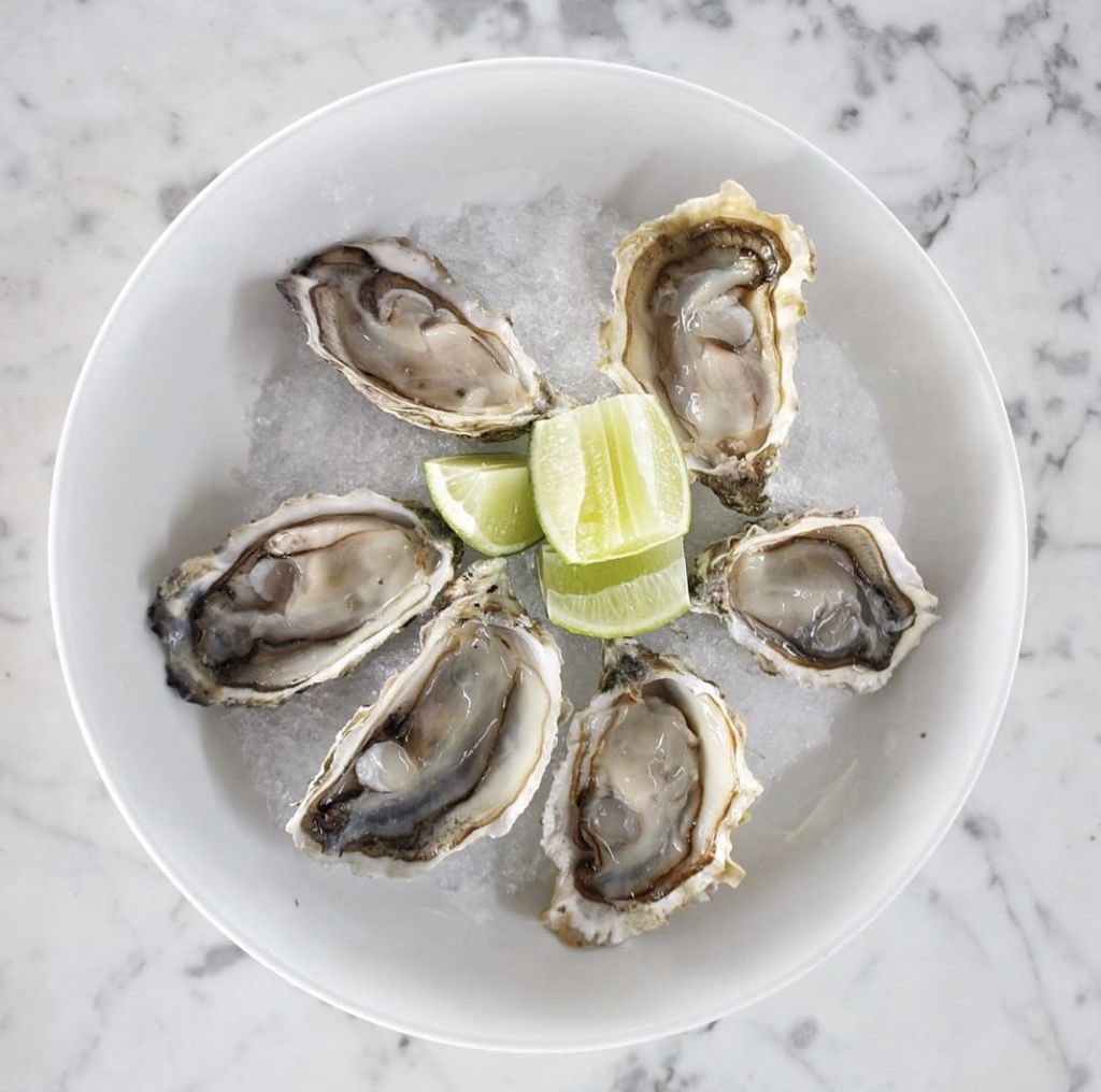 den_anker's tweet photo. Our Valentine DIY Boxes come with literally everything.Choose between our Mussel, Burger, Tuna &amp; Vol au Vent Boxes,which all come with a gorgeous bunch of flowers, as well as 2 Duchess spritzers.Add on items like oysters, bitterballen, tempura prawns or sesame a tuna
#DenAnker https://t.co/pcLpFMoTzc