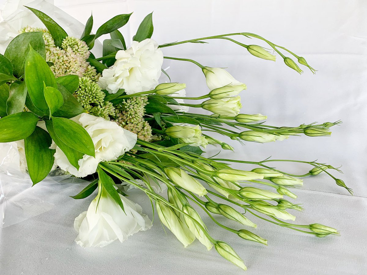 den_anker's tweet photo. Our Valentine DIY Boxes come with literally everything.Choose between our Mussel, Burger, Tuna &amp; Vol au Vent Boxes,which all come with a gorgeous bunch of flowers, as well as 2 Duchess spritzers.Add on items like oysters, bitterballen, tempura prawns or sesame a tuna
#DenAnker https://t.co/pcLpFMoTzc