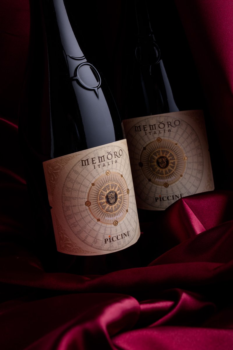piccini1882's tweet photo. #Memoro tells the whole #Italy of #wine. Its name (Latin for “remember”) celebrates the power of memory and the deep roots of Italian culture. The compass rose on the label invites you to discover the four corners of Italy. https://t.co/s3FTbQ2czD