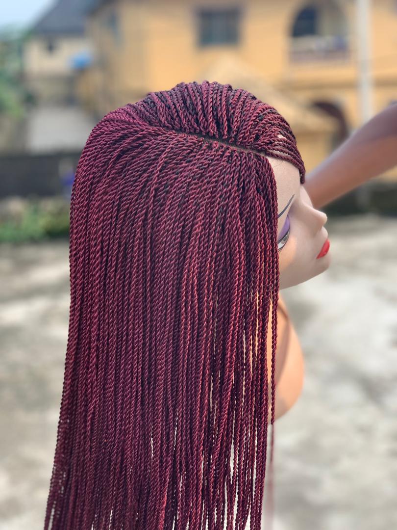 Timfel2's tweet image. I&apos;m still in the business of making that beautiful braidwig.
With just 15k u can any color of your choice just like this 👇

Please epp me retweet..🙏