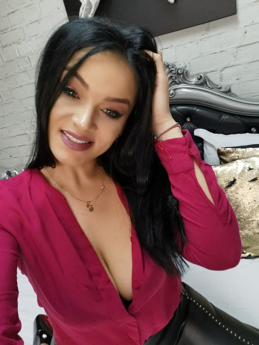 JanineHaze tweet media