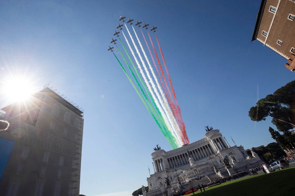 Matteo Renzi tweet media