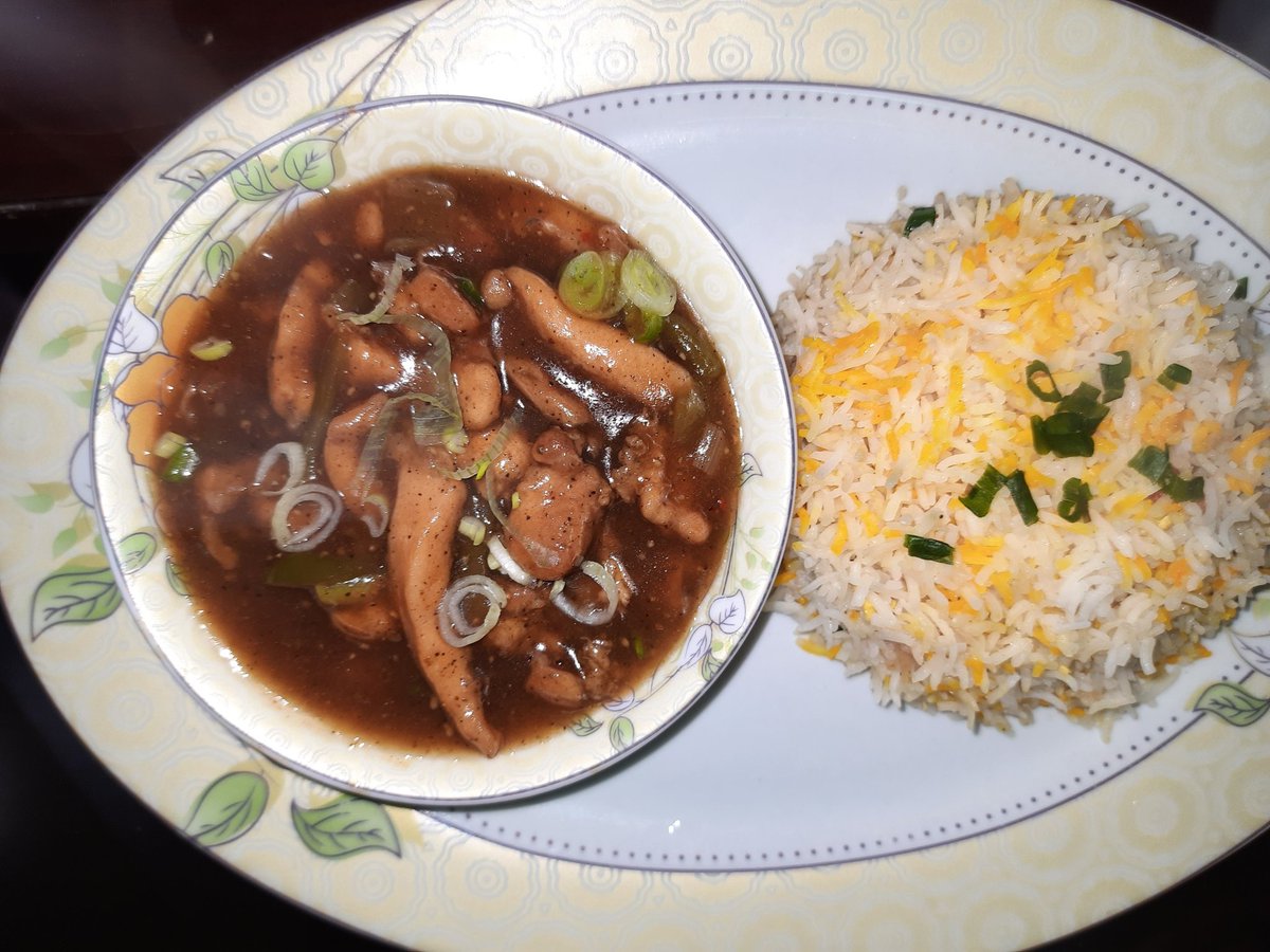 Chicken with Oyster Sauce is the combination of Thai and Chinese food which is the mixture of different spices and sauces and its exotic fragrance will embrace your satisfaction with rich flavors
#chickenoystersauce #thaifood #Thekitchenwall
Link of recipe
youtu.be/ux7N_imgrNo