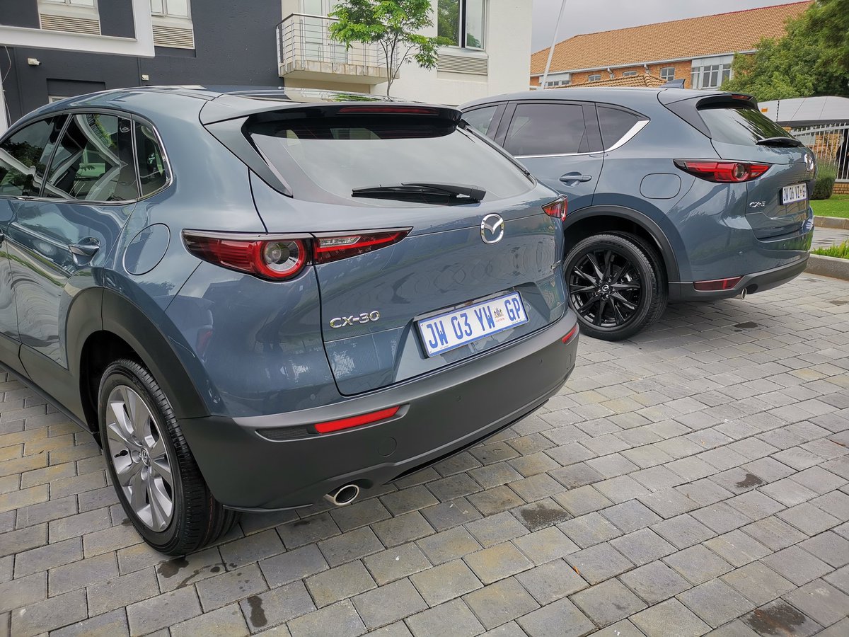 CarsSouthAfrica's tweet image. We're with @Mazda_SA this morning to drive the new CX-30 which has just landed in SA. It slots between the CX-3 and CX-5. Features a 2.0 litre petrol auto, 3 trim levels, priced from R469k.
