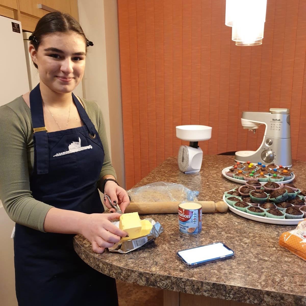 A Rochdale student has been using her passion for baking to put smiles on the faces of hundreds of care home residents during the coronavirus pandemic. Over the last nine months 17-year-old Nadia Riley has made &amp; delivered over 5,000 cakes to 15 residential care homes. #happynews