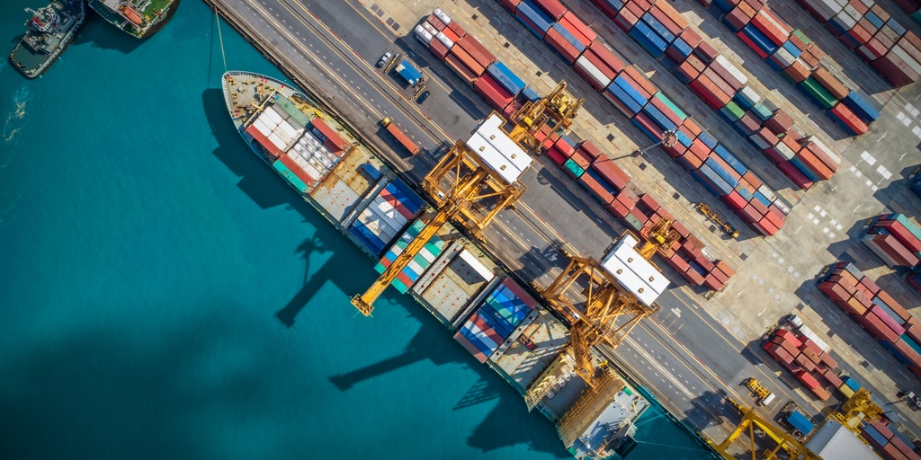 londonchamber's tweet image. ✈️🛳️New to #CustomsDeclaration or export documentation? Our experienced team are on hand to help support your #export &amp;amp; #import needs. Get in touch with your enquiry here: ow.ly/S2c450Do9LH