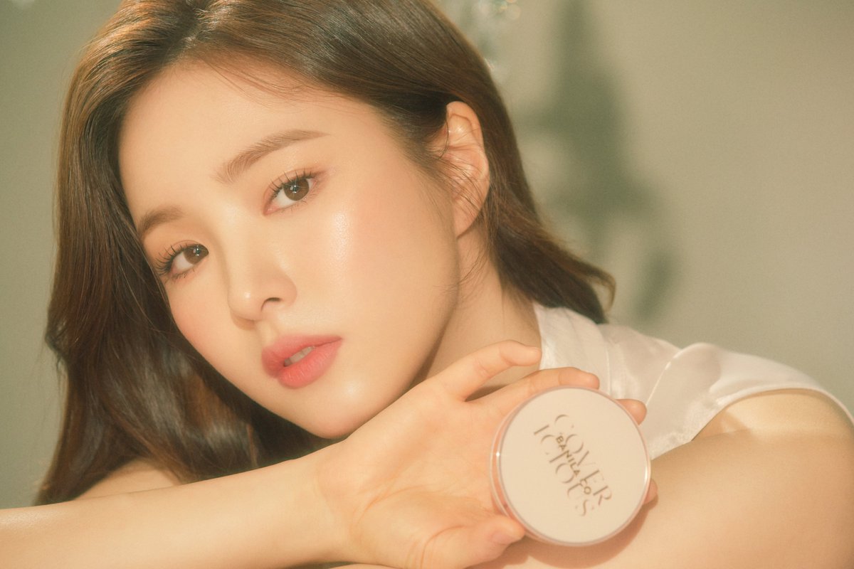 #Covericious fine powders adhere closely to skin for hours with a light, non-cakey texture. #BANILACO