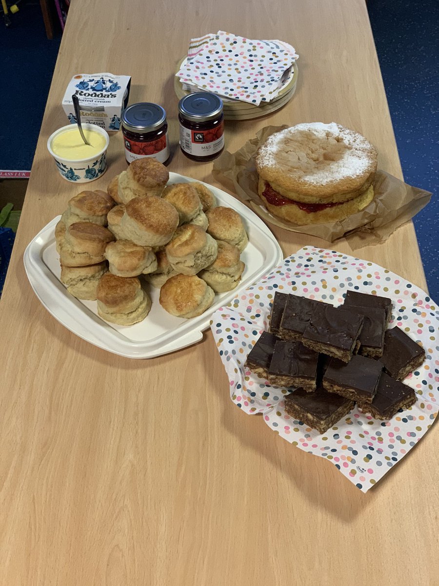 oathallnews's tweet photo. Thanks! A delicious show of support for #oathall school staff in the shape of a clotted cream & jam tea. All generously provided by a parent of a former pupil & some of her friends. #lockdown #lockdownschool #creamtea #clottedcream @Roddas_Cream #strawberryjam @marksandspencer https://t.co/0bA7eNPQUL