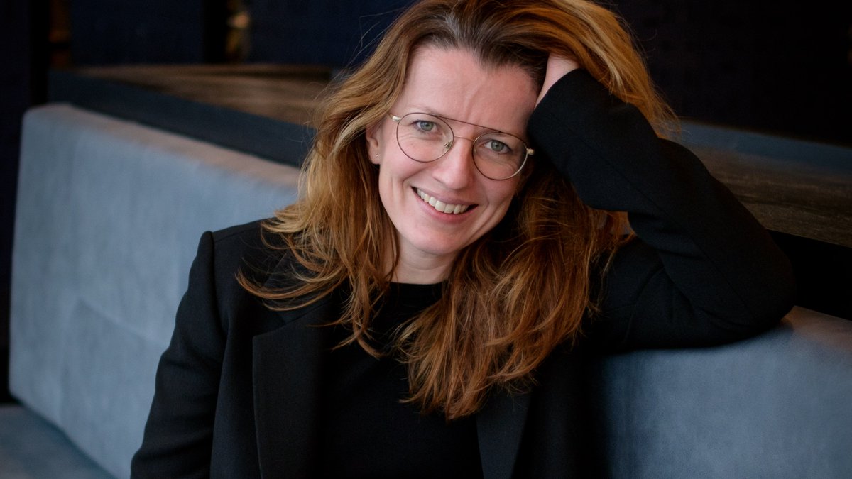 Karlijn Benthem is de nieuwe #directeur van Jonge Harten Theaterfestival! "Vanaf dit voorjaar zal ik van Jonge Harten een plek maken waar de stem van jonge mensen gehoord, gezien en ervaren wordt in al zijn #diversiteit." - Welkom Karlijn! 💛 

➡️ bit.ly/Karlijn-Benthe…