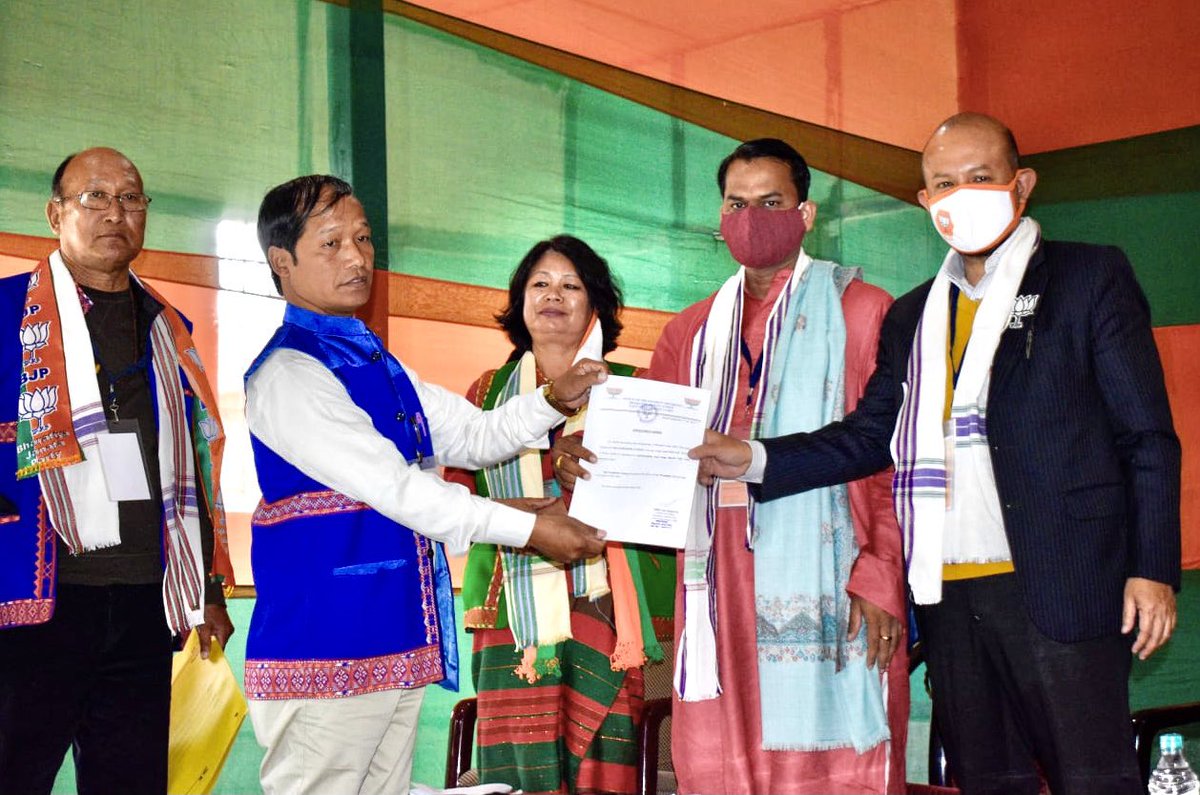 AnantaOdisha's tweet photo. Attended Mandal Level Training at #Pasighat .
#bjp4india  #Modipmo  #Bjptrainingcell 

@PMOIndia @TapirGao @KirenRijiju @BJP4Arunachal @ZingnuChau @BJP4India @rammadhavbjp @JPNadda @PemaKhanduBJP https://t.co/5nfbswBdzS