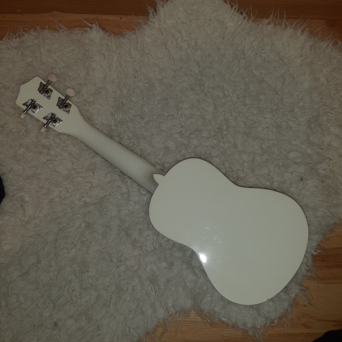 levidoue's tweet photo. SPRZEDAM !!!
Ukulele firmy Harley Benton model UK-12 !! Mam je długo już, ale było używane jedynie kilka razy, a w stanie grać niestety nie jestem.. W zestawie dołączam pokrowiec!!

90zł + kw!! https://t.co/wqlVvOQqi3
