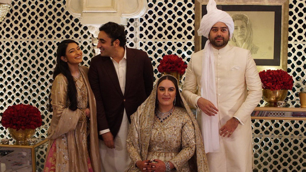 BBhuttoZardari's tweet photo. Happy Birthday to my baby sister @AseefaBZ https://t.co/Sm1e2qDhed