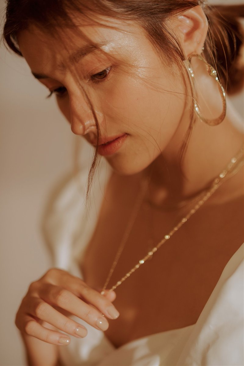 shairaluna's tweet photo. ✨ @lizasoberano ✨
Photography @shairaluna
Makeup #MickeySee
Hair @RenzPangilinan
Styling @perrytabora https://t.co/hWWHiYeVBY
