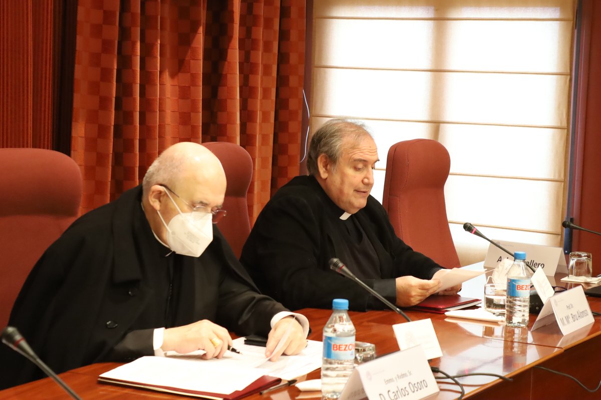 ➡️En las IV Jornadas de Actualización Pastoral para Sacerdotes "Evangelizar en la era digital", Manuel Mª Bru Alonso habla sobre la tarea evangelizadora de la Fundación @CronicaBlanca.🔴Sigue la conferencia en directo youtube.com/UniSanDamaso/?…