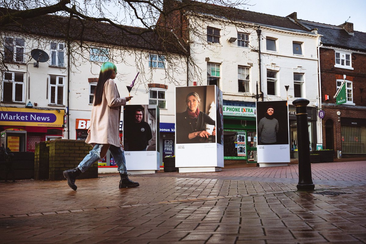 grainphotohub's tweet image. #FamiliarFaces by photographer #AdinaLawrence in partnership with @appetitestoke @NewcastleBID is exhibited throughout #NewcastleunderLyme town centre.

The exhibition celebrates the businesses and individuals who work in the town.

More info - appetite.org.uk/event/appetite…