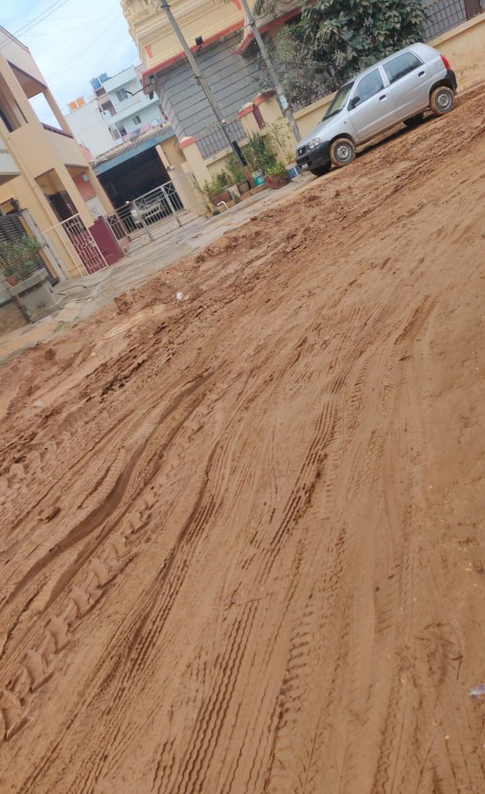 kdevforum's tweet photo. @CMofKarnataka @ArvindLBJP pls look at revenue generated by #Mahadevapura,#Bellandur perhaps highest tax receipts &amp; then what?
We got "no roads" here while Raj bhavan area gets cycle lane? @DULTBangalore @BBMPAdmn should focus on integrated mobility plan,we got 7 SEZs ..(1/2) https://t.co/aNLtBI6AnM