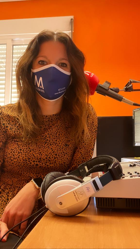 llosafm's tweet photo. Si vols guanyar una mascareta tan xula com la que porta @ariadnahuerta, participa en el Tu dediques! 🎙🎶

✅ Homologada
✅ Llavable
✅ Amb el logo de Llosa FM!

Participa! ⬇️

📱 630 809 107
☎ 96 292 41 57
💻 Facebook, Twitter i Instagram 

Sorteig ➡️ divendres 5 de febrer https://t.co/uwKCSyYVxZ