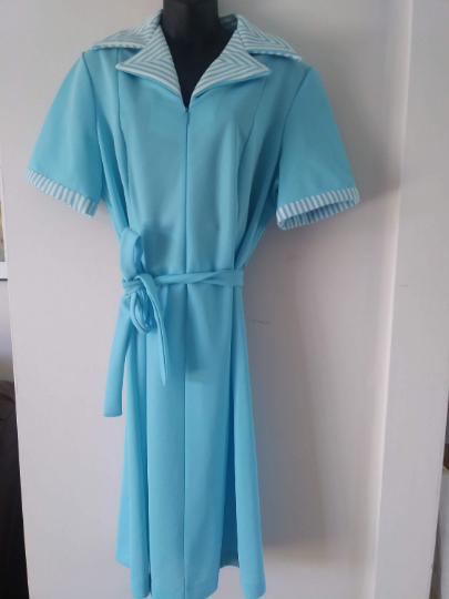Gorgeous 1960's Vintage Dress on sale in my #etsystore @ etsy.com/ca/shop/Vintag… #Etsy #Vintage #midcentury #modern #investment #dress #DressToExpress