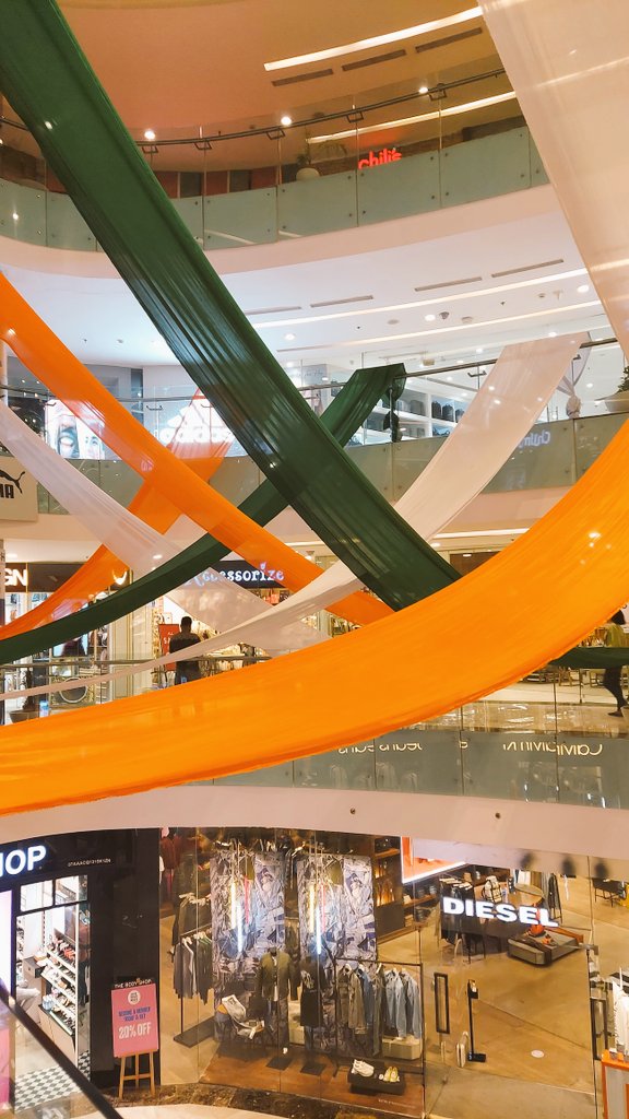 Vibes...💓🇮🇳

<a href="/ambiencemalls/">Ambience Mall</a> #ambiencemall #delhi #wednesdaythought #WednesdayMotivation #GalaxyM51