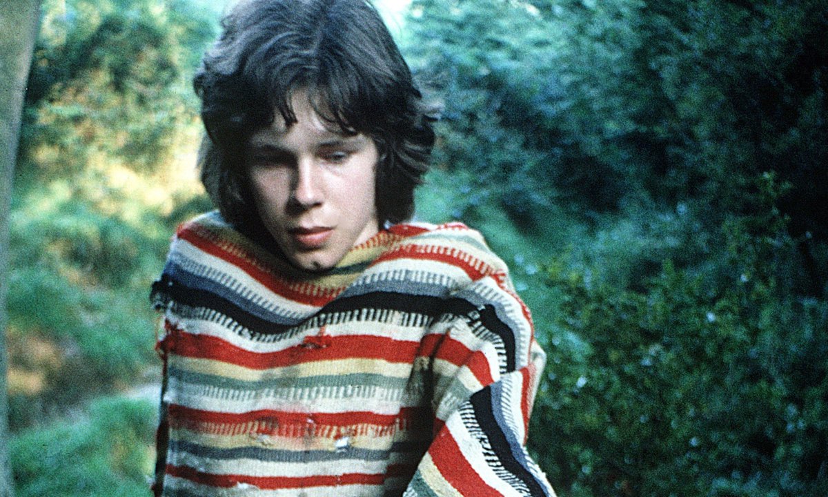 #EfemeridesClics 📆 Un día como hoy pero de 1974, moría Nick Drake, artista fundamental para la música del S XX, de culto. Con un talento magnánimo y una carrera breve, su magia sigue con nosotros 

🎵open.spotify.com/track/16qzGrIM…