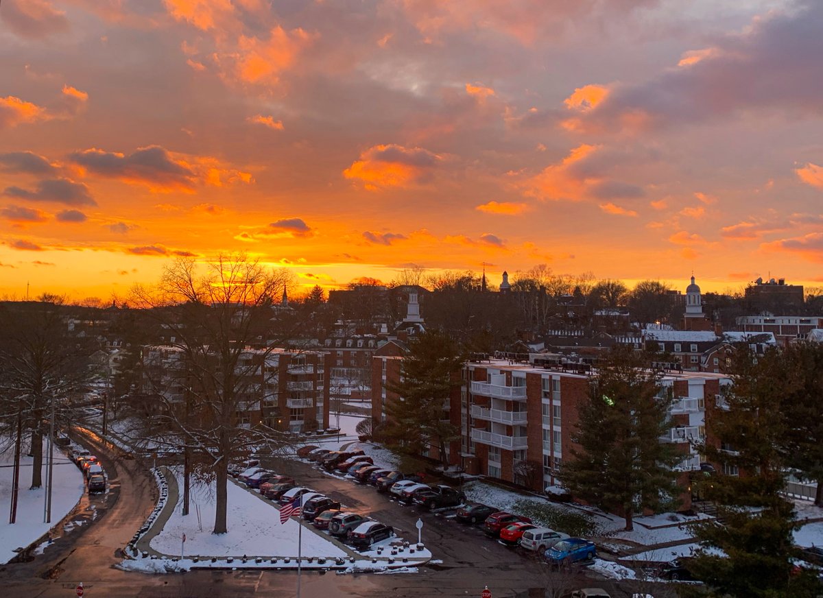 Last night’s sunset &gt;&gt;&gt;

📸: @maddiiekramer