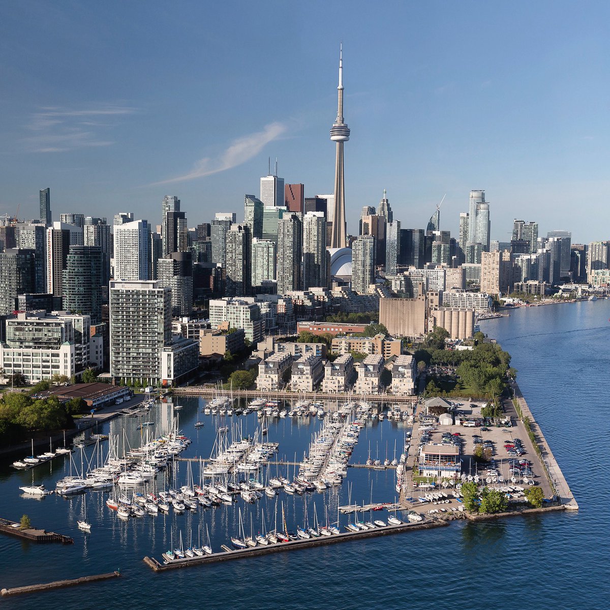 Turn summer dreaming into reality.☀️ We have docks available and free swing mooring for a limited time - it’s the perfect time to join our community! ⛵️ Email memership@thenyc.com for details.