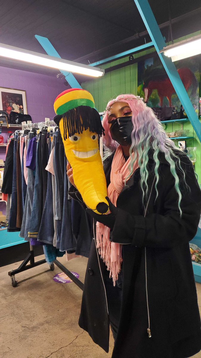 nutsjackson's tweet image. Be like Rastanana! #shopNUTS 

Open 10a-5:30p today!