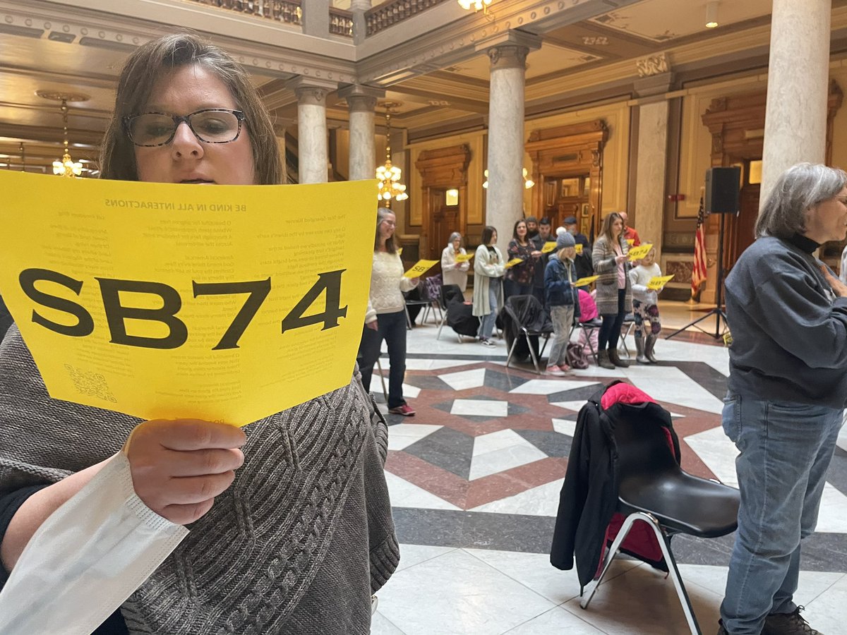 DWilliamsTV's tweet photo. #NOW: Dozens of people are holding a rally at the Statehouse in Indianapolis in favor of SB 74. The bill prevents an employer from requiring an immunization, as a condition of employment, if they decide to opt out for religious, conscience or for medical reasons @WISH_TV https://t.co/FmNGbXWwlE