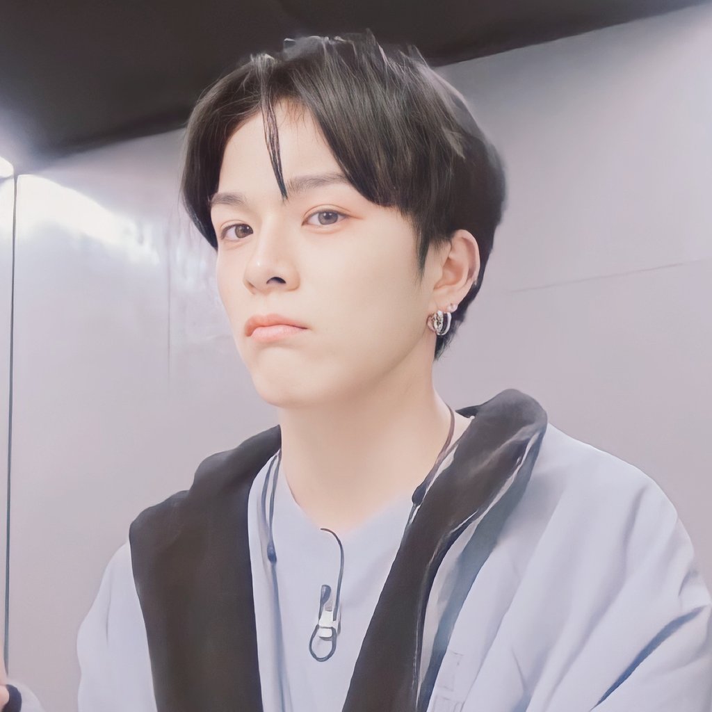 Hasahiikun's tweet photo. My precious Dongsaeng, Baby, Robot, Producer, DiCaprio and Beautiful Asahi I'm so Proud of you ♥️♥️♥️ 

OUR SUNLIGHT HAMADA ASAHI
#2GETHER_PRECIOUSASAHI
#アサヒを優しく照らす光になろう 
#로봇아사히 
@treasuremembers https://t.co/z2HyEoGgc1