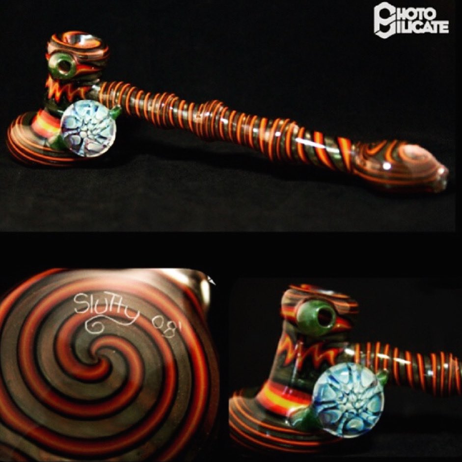 joeitzadesigns's tweet photo. Throwin’ it alllll the way back to 2008 for #waybackwednesday! ⏪ 
This @joeitza OG moss and fire foot long hammer was a suuuuper heady one! 🔥
I love Joe’s newer work but absolutely adore these older Itzas...
don’t you? 🤩
📸: @photosilicate 
#ArtistOnTwitter #heady #thc #mmj https://t.co/pBoAlyaEGF