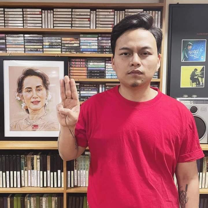 OneDaily4's tweet photo. ယနေ့ မြန်မာနိုင်ငံရဲ နုပညာရှင်တော်တော်များများ

လက်သုံးချောင်းထောင်ပြီး ဆန္ဒတွေပြနေတဲ့ပုံရိပ်
တွေများ။

#savemyanmar
#Prayformyanmr
#originalcredit https://t.co/JitsPdtC0e