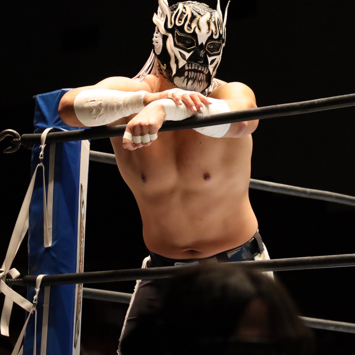 ひかり 21 2 3 新日本プロレス 後楽園ホール エル デスペラード選手 かっこいい かっこいい かっこいい Njpw Njnbg ひかり 21 2 3 新日本プロレス 後楽園ホール エル デスペラード選手 かっこいい かっこいい かっこいい Njpw Njnbg