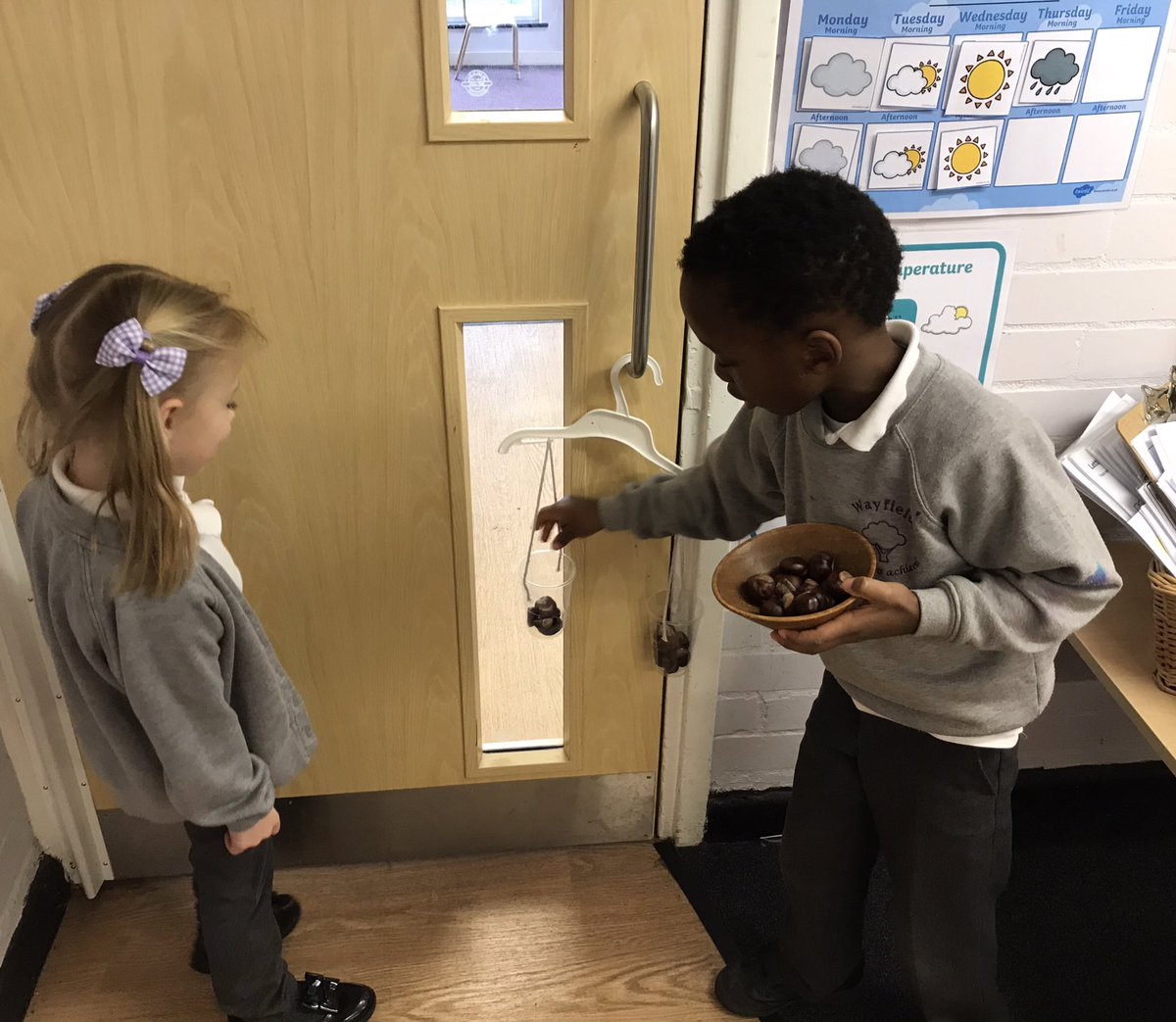 LP_Wayfield's tweet photo. Whether at home or in school our fabulous learning continues. Today, Team Watson were making their own scales! #heavyorlight #earlyyears #stayingconnected @MrWayfield @ABCDoes @EarlyExcellence @EYTagteam @Primary1stTrust https://t.co/1XrG8QKk5t