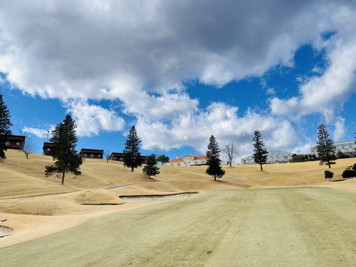 BB_Y's tweet photo. 久しぶりに
サンヒルズカントリークラブで
ラウンドでした⛳️🏌️‍♂️
天気も良く最高でした👍
#ゴルフ 
#サンヒルズカントリークラブ 
#イーストコース 
#素晴らしい天気 
#OUT44 
#IN47 
#今日も楽しかった https://t.co/OqJUrEkc8o