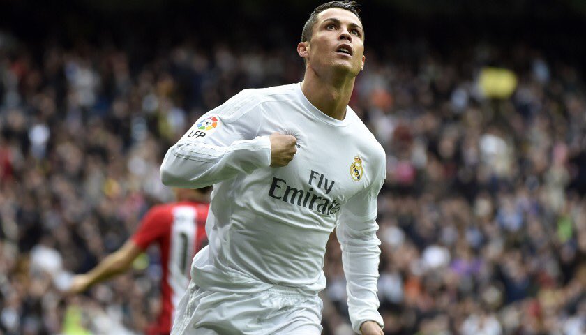 A la recherche d’un grand attaquant, Paris s’attaque aux stars du ballon rond et vise dans un premier temps Ronaldo mais cette piste se refroidit et laisse place à un grand doute quand au futur « grand »remplaçant de Zlatan.