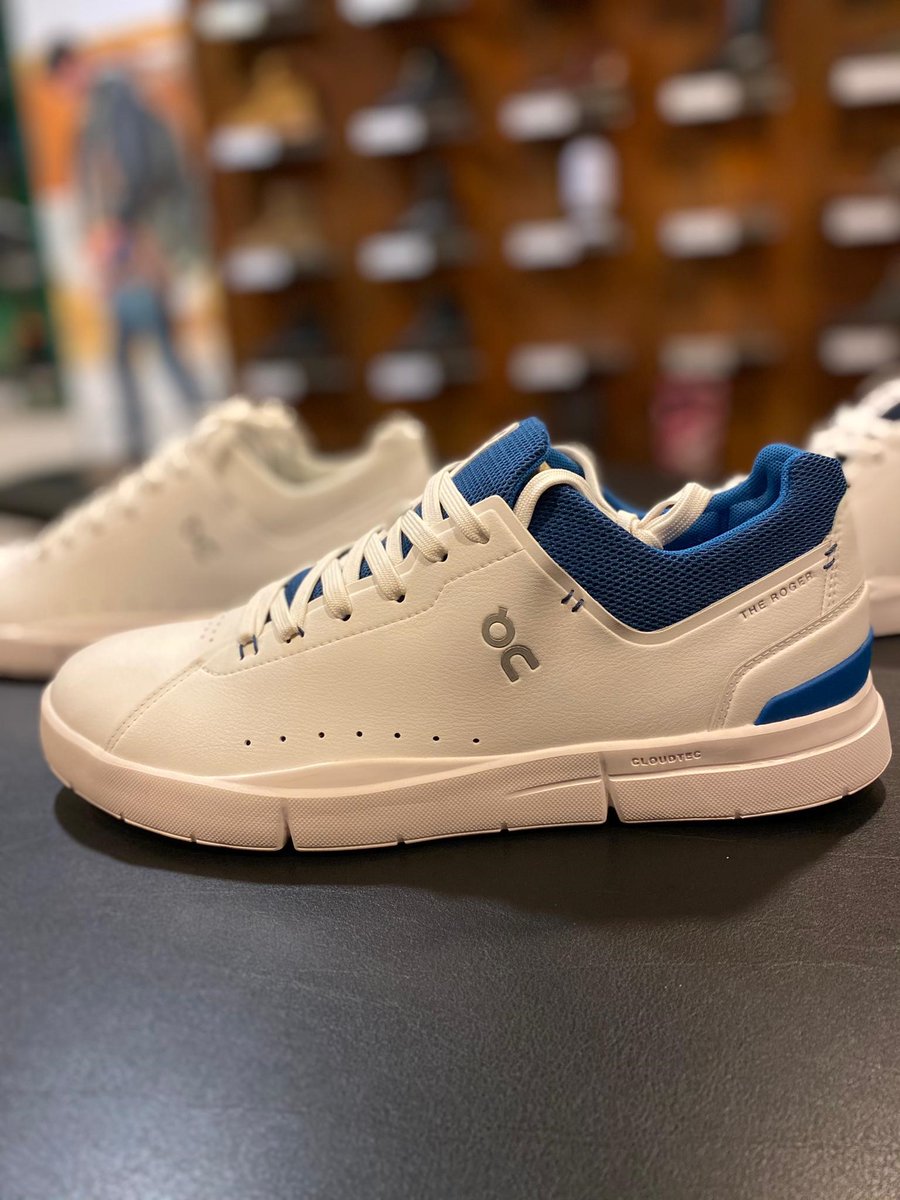 The Roger Advantage jetzt für Frauen und Männer in je drei Farben erhältlich bei Och Sport an der Bahnhofstrasse 56. 
📞0442152121 Distanzzahlung - Versand oder Abholung.

Och Sport - Sportspezialist seit 1837.
#on #rogerfederer #och #ochsport #zürich #bahnhofstrasse