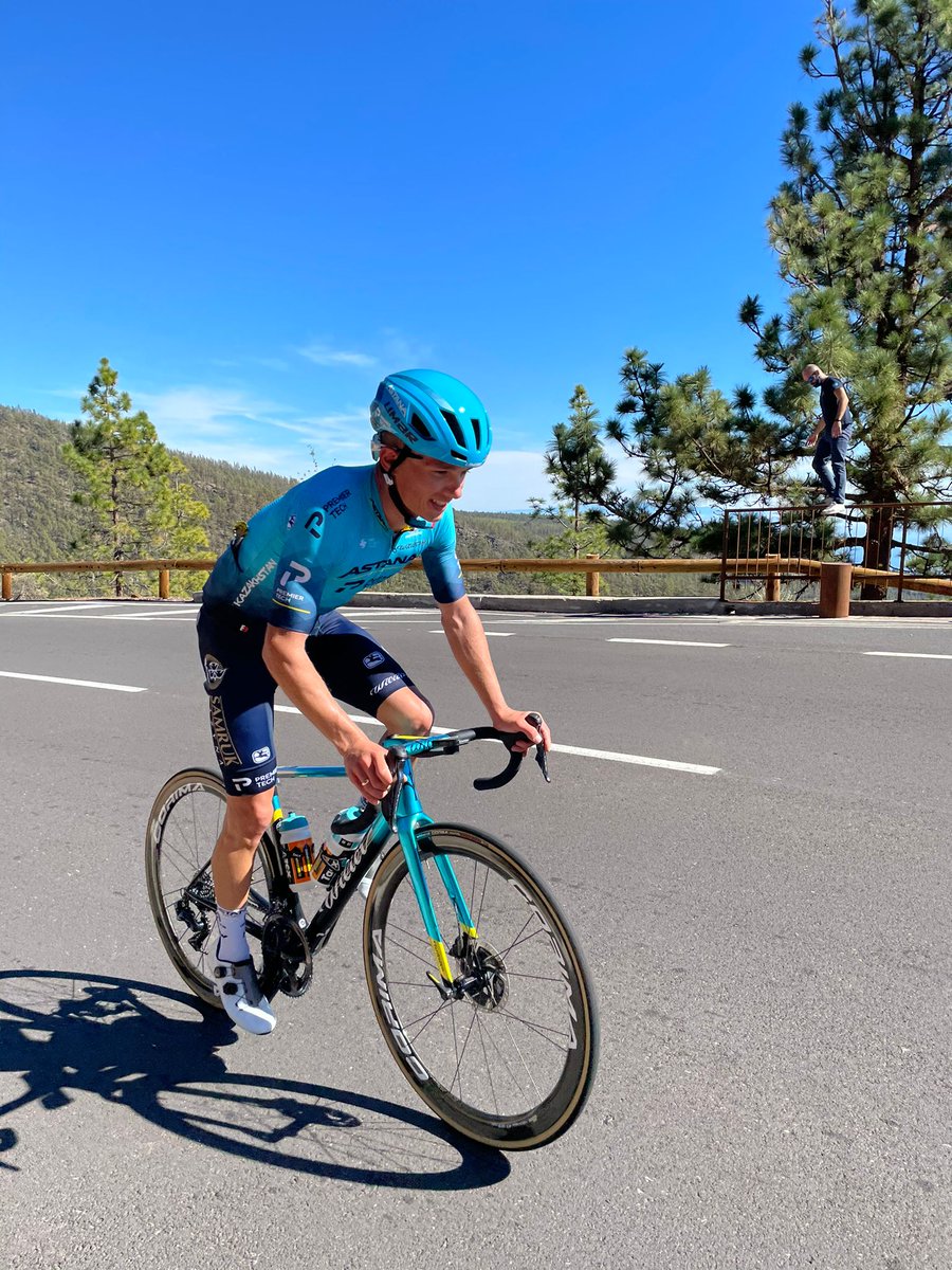 XDSAstanaTeam's tweet image. 🚴‍♂️🌋Our altitude group is ticking off the kilometres around Teide on their @WilierTriestina bikes and getting ready for the upcoming season start!

#UnitedWeRace #AltitudeCamp 
📷@ModusVivendi_bg