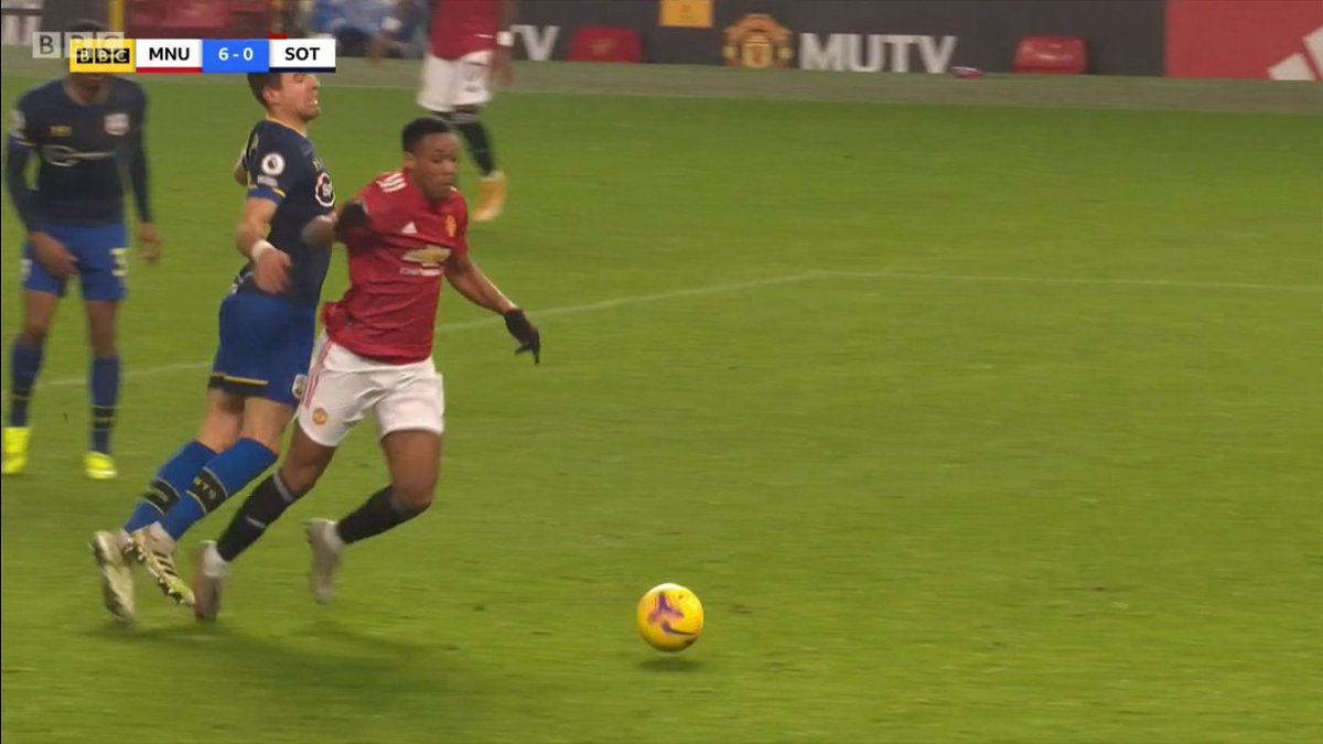 On the incidents, there's a very good chance Southampton win the Bednarek appeal because I don't think there was any contact (Martial drags his foot and goes down) and it's not even a pen. Mike Dean could have cancelled at the monitor. I'd expect the Luiz red will stand.