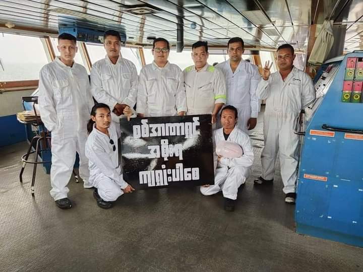 EuntMinNyo's tweet photo. Burmese sailors in exile
protested against the military coup. https://t.co/pgE6iAAF8p