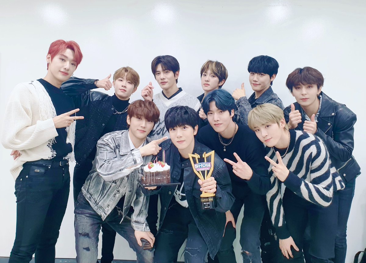 ryussjeong's tweet photo. ❗GIVEAWAY❗
karna hari ini ammonites ku pada nangis (-jj) dan Jibeom ulang tahun 🎂 aku mo kasi saldo dana 23k buat dua orang!
RT aja!
end sebelum jam 9
#GoldenChild3rdWin
#BurnIt2ndWin
#얘들아_봤어_지범이_생일이래 https://t.co/p3Dj9evyf4