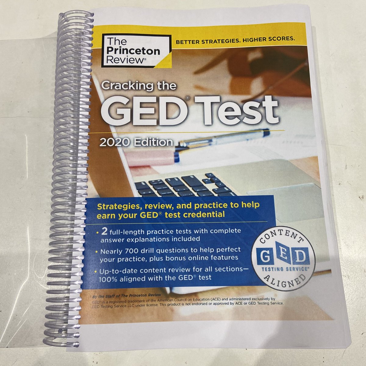 Activeacademy2's tweet image. สายgedเล่มนี้คือที่สุด ครบทั้ง5วิชา มีทั้งstrategiesต่างๆ และ practice test แบบจัดหนักจัดเต็ม #ged #ged2020
#หนังสือged #หนังสือsat