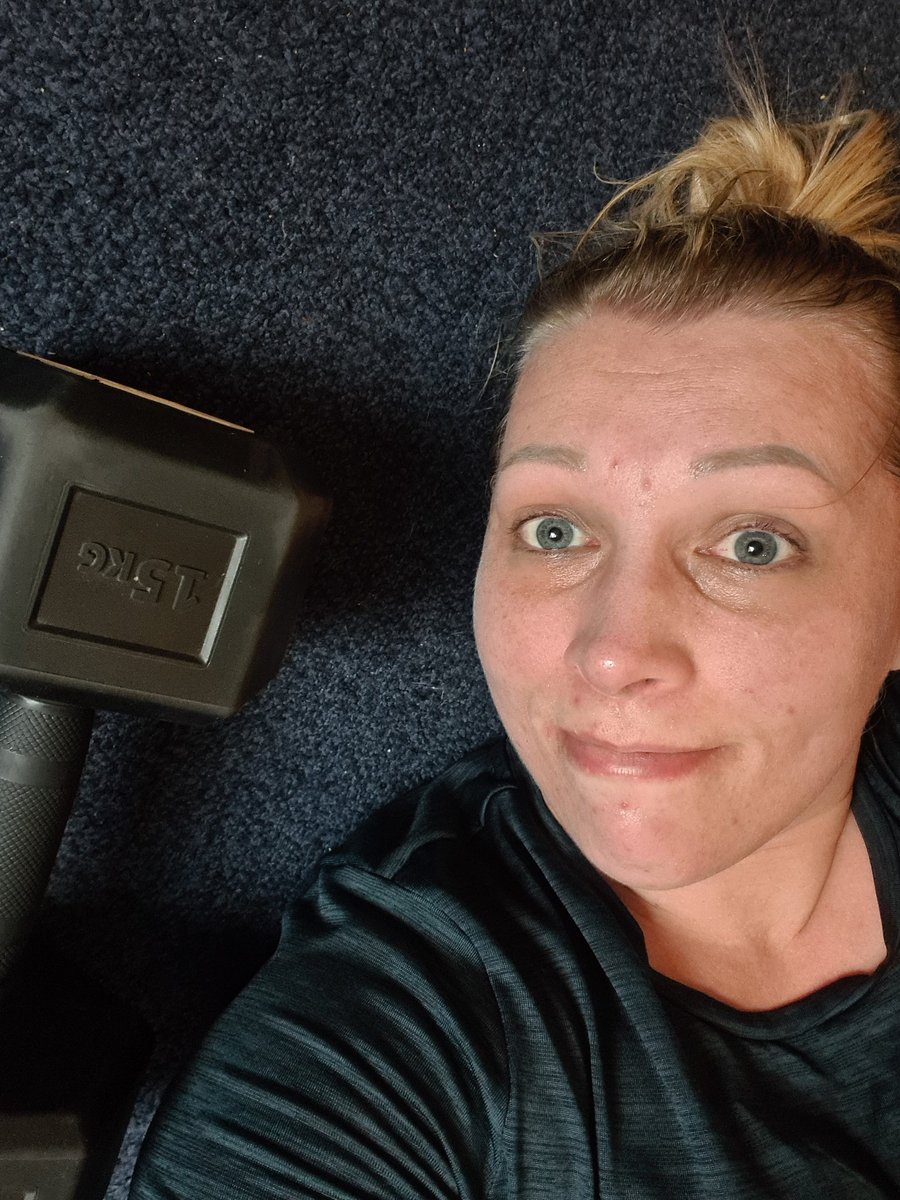 Another home workout for me and my lockdown bestie! How many rounds could you do in 20 minutes? 2 alternating devil's snatch - 4 press ups - 8 alternating hang clean and jerks <a href="/RichBrowntown/">Richard Brown</a> <a href="/VJMaccers37/">Victoria McCoy</a> <a href="/TaAFTalks/">Together an Active Future</a> <a href="/brandjits/">Heath brandwood</a> <a href="/KHacktivator/">@KarlaHacktivator</a> <a href="/The180Project1/">The 180 Project</a>