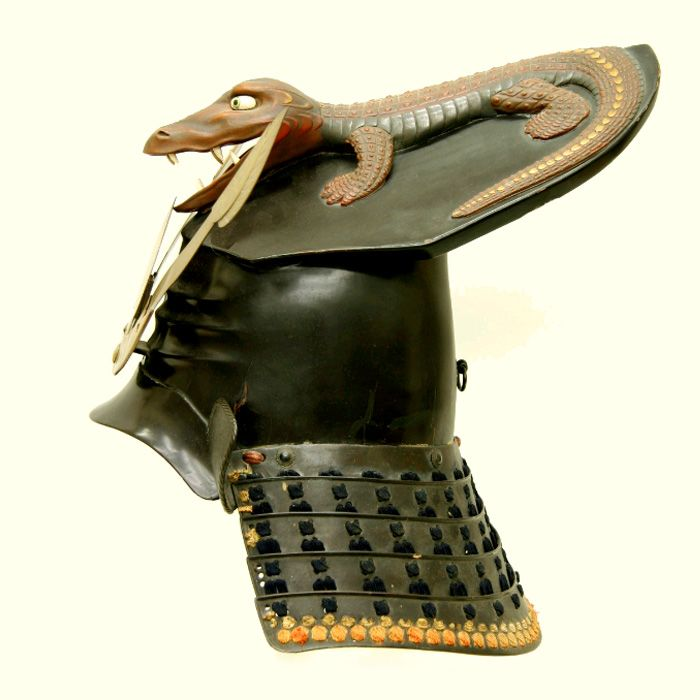 Los animales eran una decoración frecuente en los kabuto, aunque sobra decir que muchas veces se usaban en reuniones formales y no en combates, al ser poco prácticos o no querer dañarlos. Algunos intimidan más que otros.