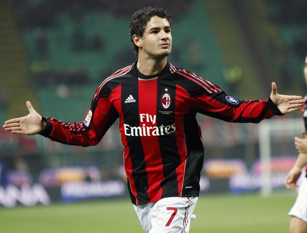 Soccer Iraq on Twitter: "😮 Alexandre Pato in the Iraqi League? Negotiations are underway for him to join Al-Diwaniya according to club president 🔴 / Twitter