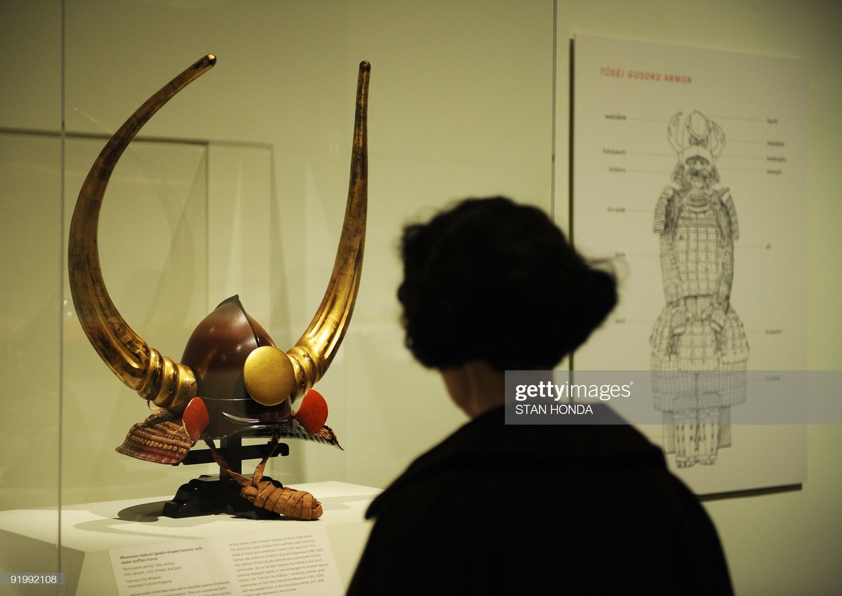 Si hay que hablar de cornamentas (físicas, no metafóricas), no podemos olvidar a Nagamasa Kurosa, cuyo kabuto podría captar las señales de la televisión por cable si se asomaba por una ventana.