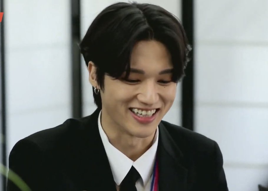wyarchive's tweet photo. world’s prettiest smile!! https://t.co/iyC17aursP