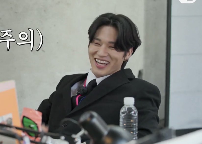 wyarchive's tweet photo. world’s prettiest smile!! https://t.co/iyC17aursP
